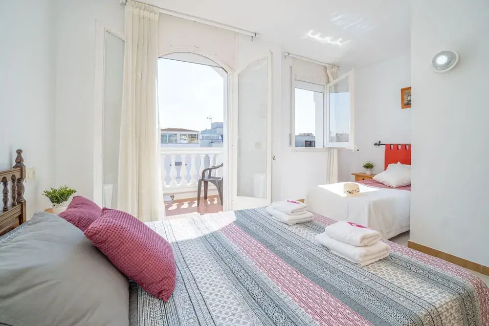 Terrace Apartment Near the Beach