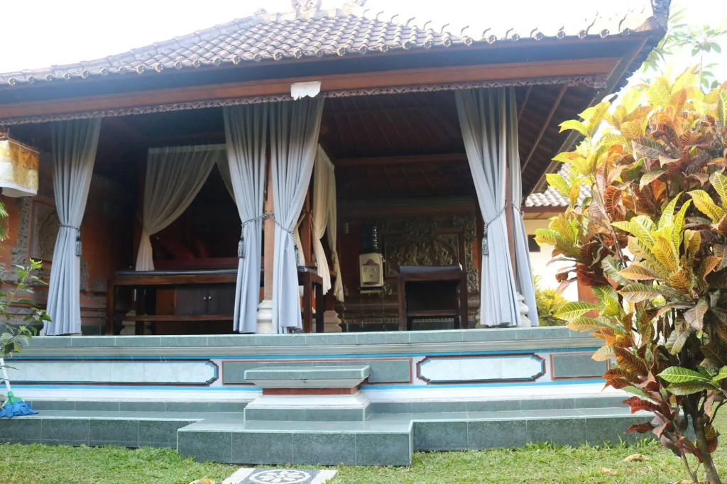 Kusnadi Hotel
