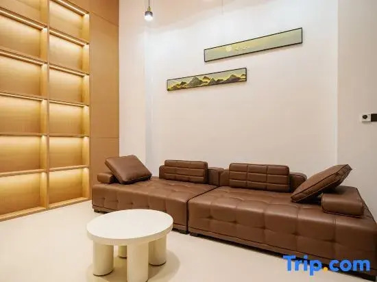 Xishang Mantingju Hotel (Jingdezhen People Square Tao Yang Alley)