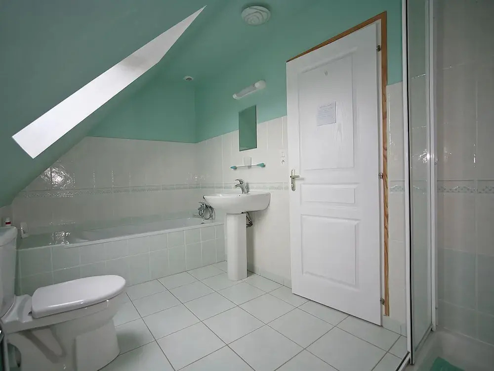 Classic Holiday Home in Riec-sur-bélon With Private Garden