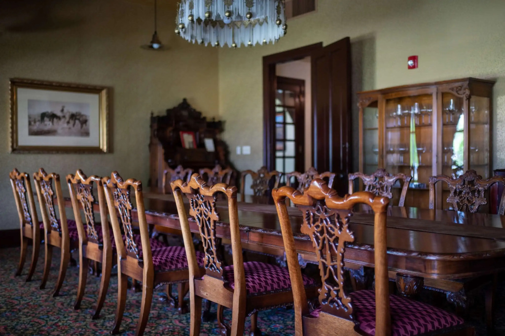 Sheridan Inn - Best Western Signature Collection