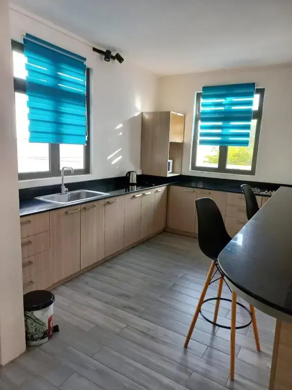 2 bedrooms appartement at Flic en Flac 200 m away from the beach with sea view private pool and enclosed garden