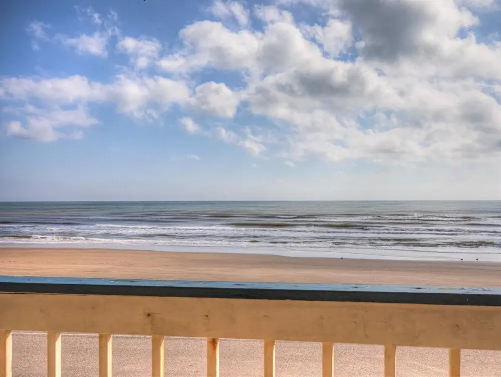 New! Beachfront Home W/grill & Stunning Views!