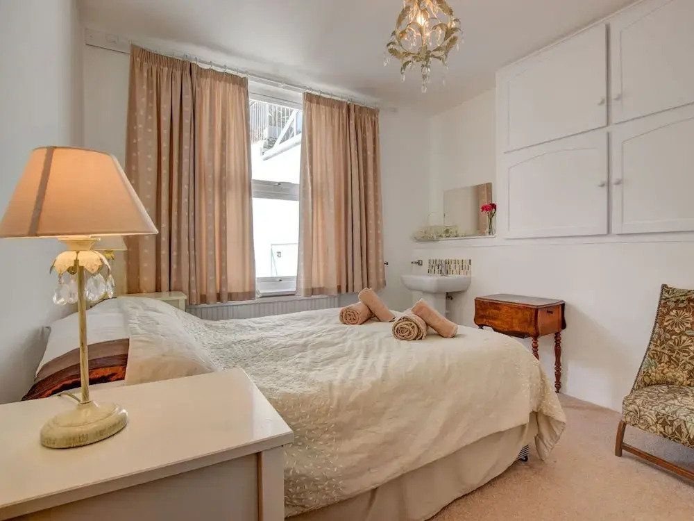 Quaint Apartment in Dartmouth With Private Garden