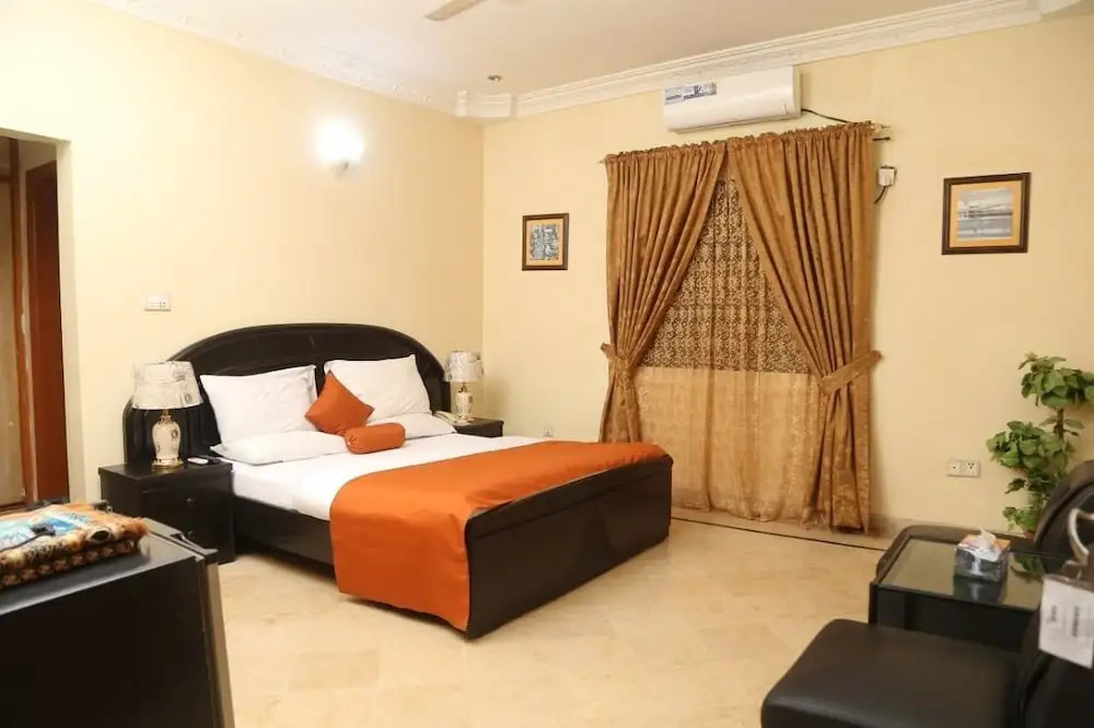 Luxury Inn