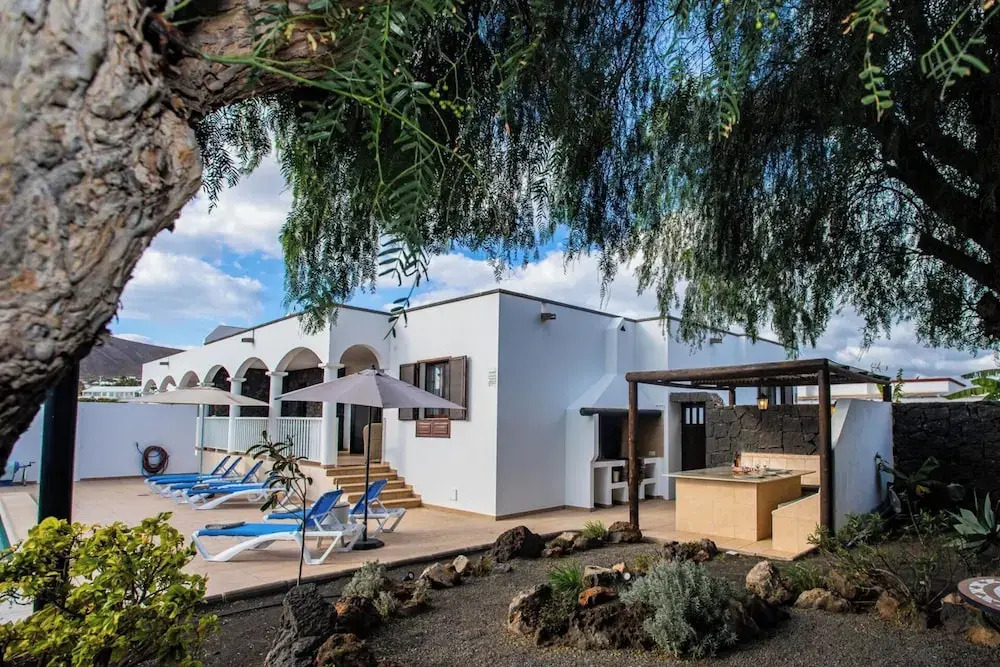 3 Bed Villa - Pool, Terrace, Bbq, Near Beach