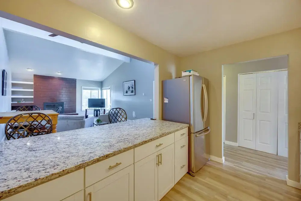 Pet-friendly Condo w/ Mountain View in Monument!