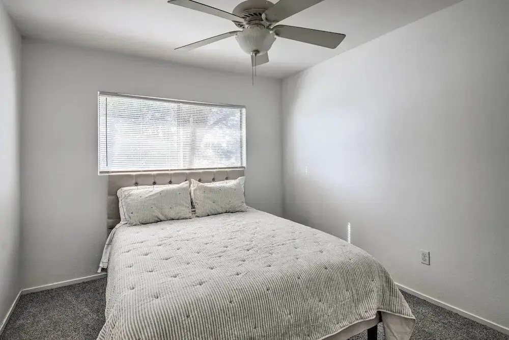 Central Bakersfield Townhome w/ Private Patio
