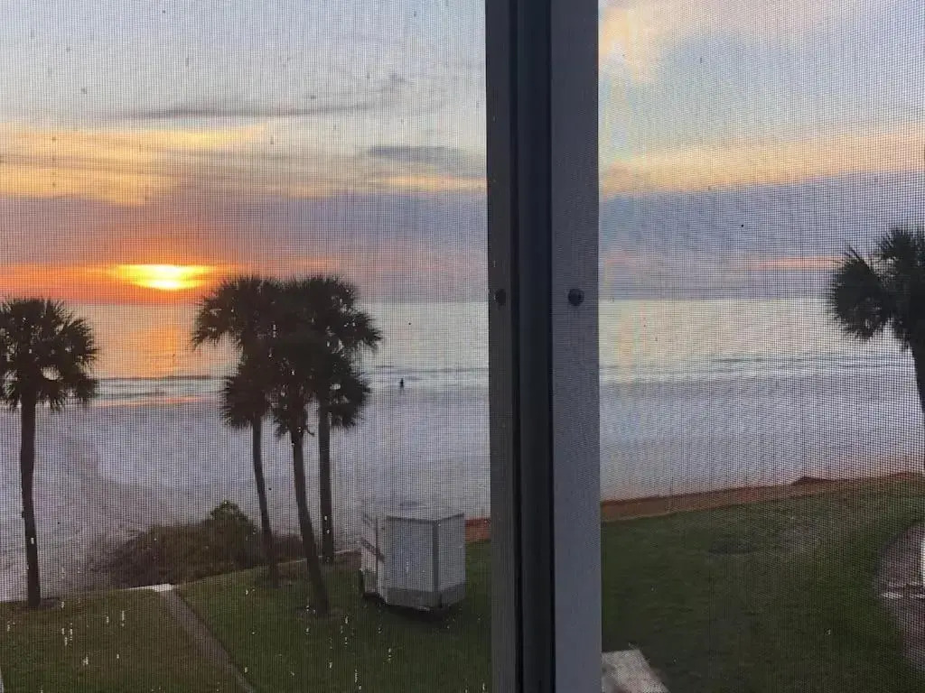Beachfront Condo! Gulf View From All Rooms, Pool, Chairs Provided