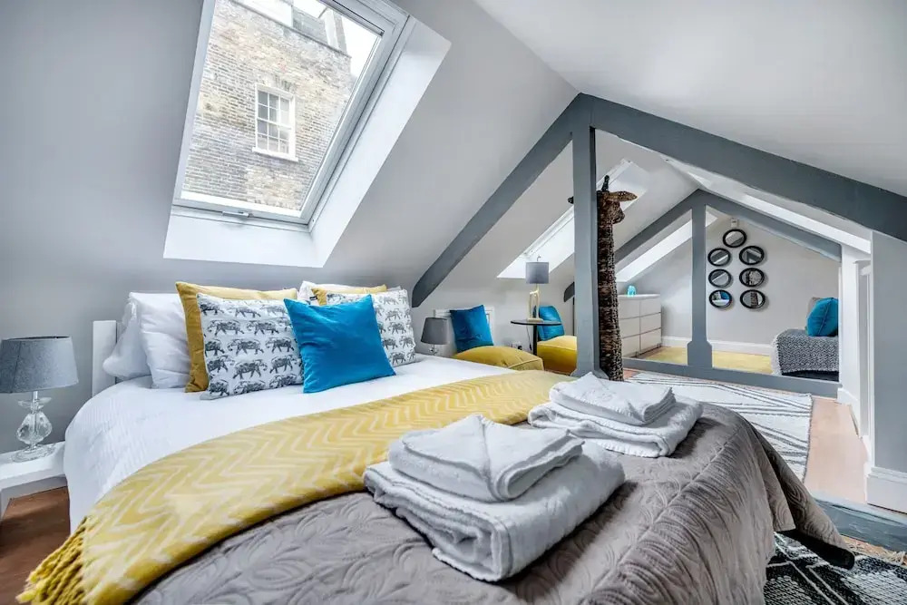 Victoria Mews House - By Sojourn