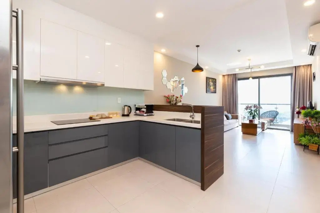 Gold View APT1/2bed/2bath/free pool and Gym