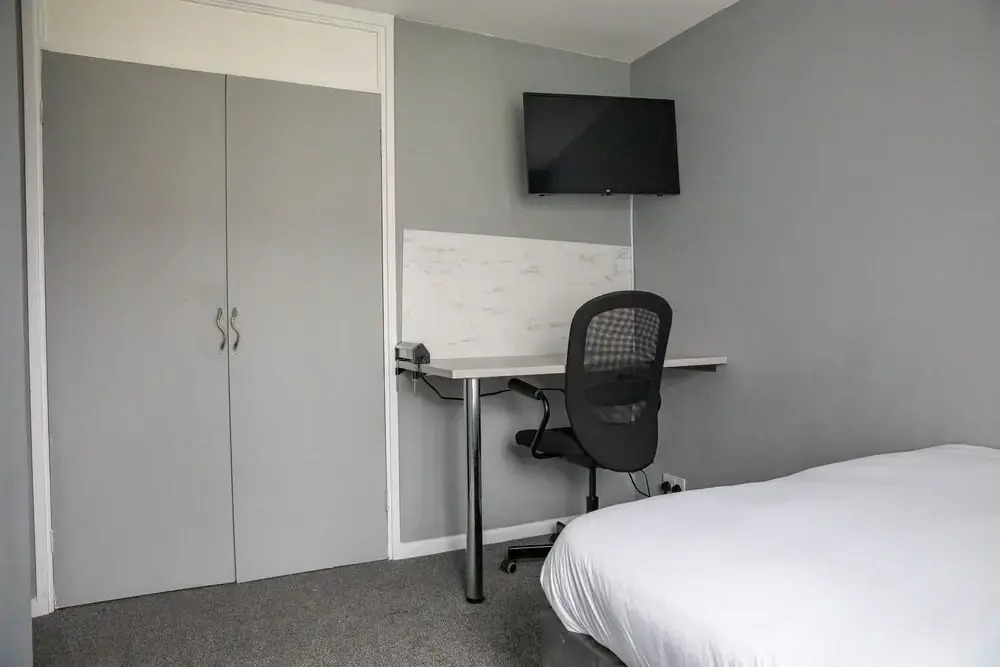 Impeccable 2-bed Home Close to City Centre!!