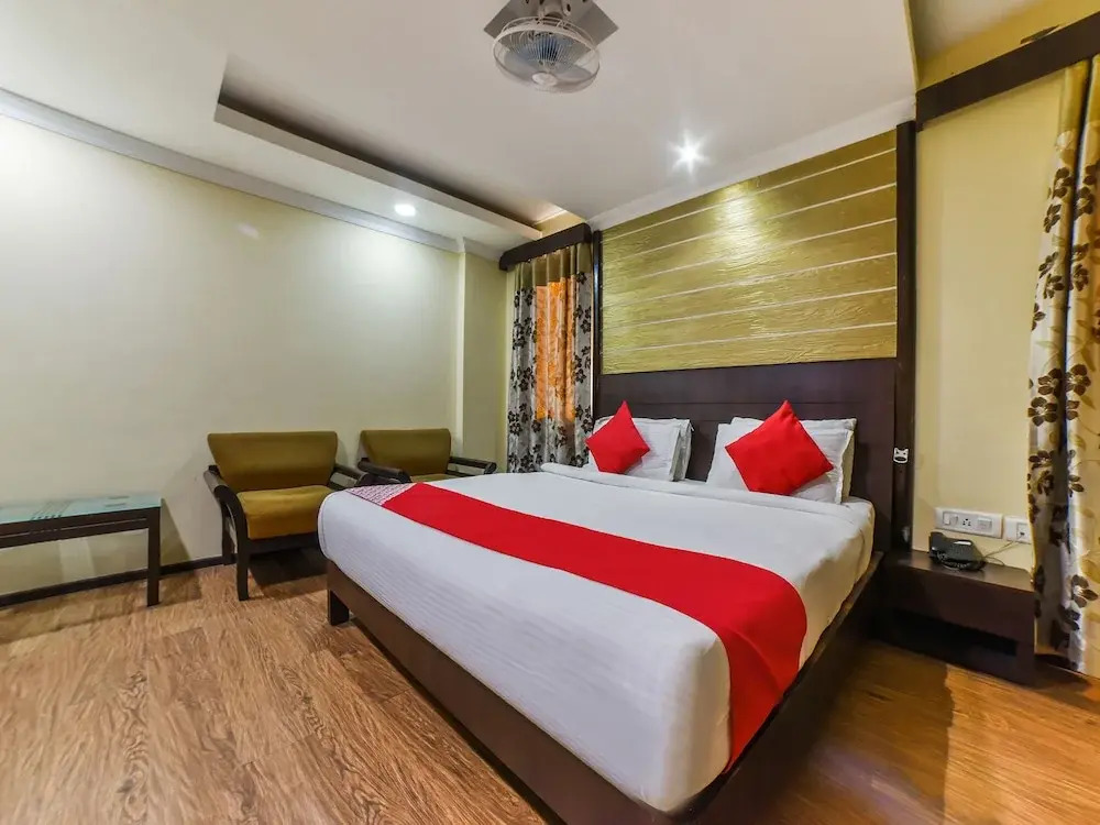 OYO 4668 Hotel Ocean Residency