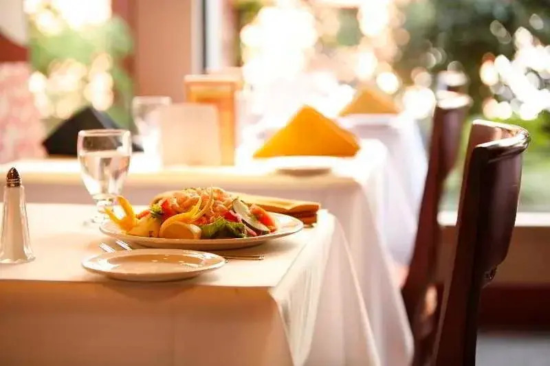 Quality Hotel Downtown-Inn at False Creek