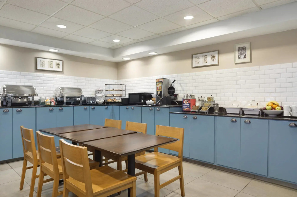 Country Inn & Suites by Radisson, Camp Springs Andrews Air Force Base , MD