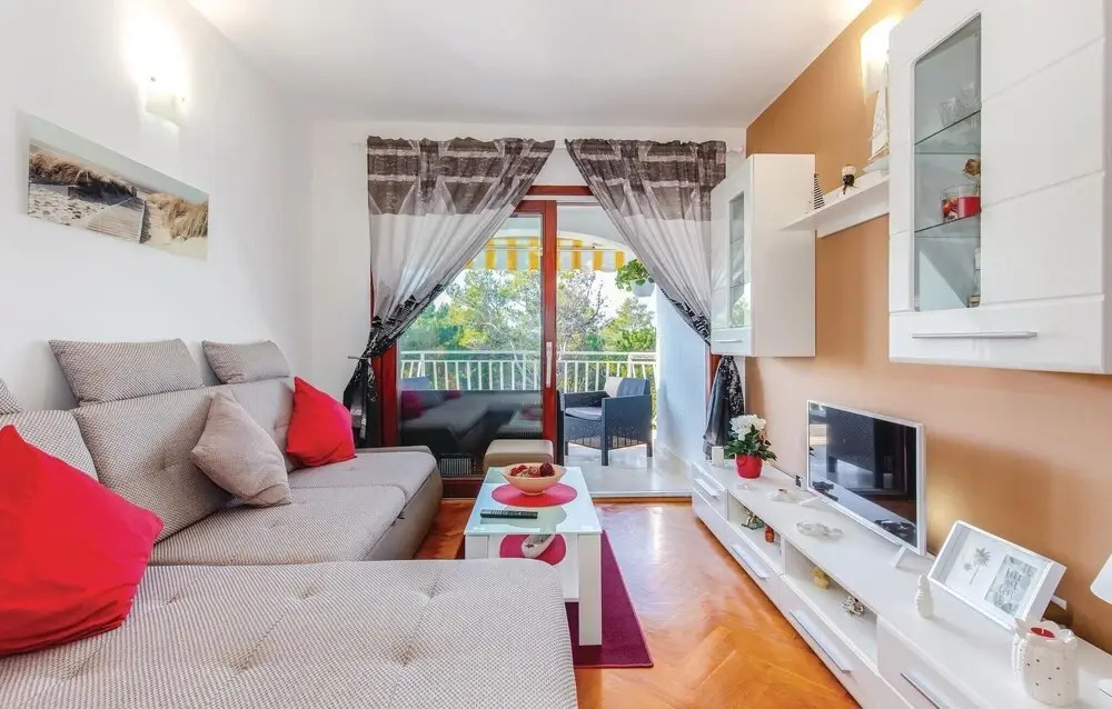 Nice Home in Jadranovo With Wifi and 1 Bedrooms