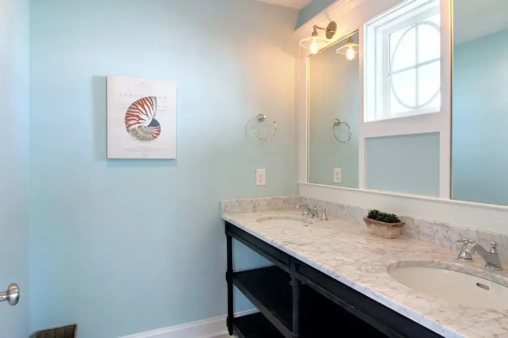 Latitudes - 5 Br Home