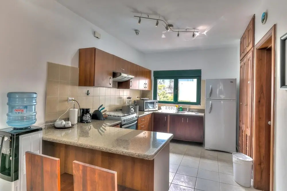 Oceanfront Apartment With Beach Views and Large Balcony