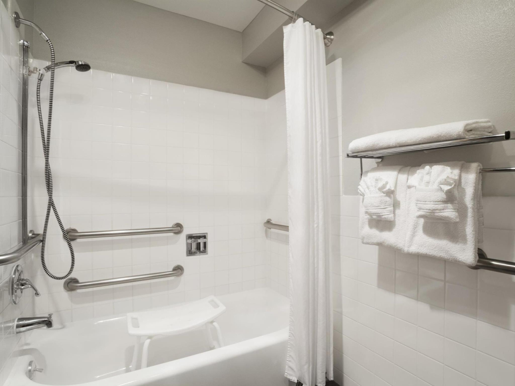 Days Inn by Wyndham Lacey Olympia Area