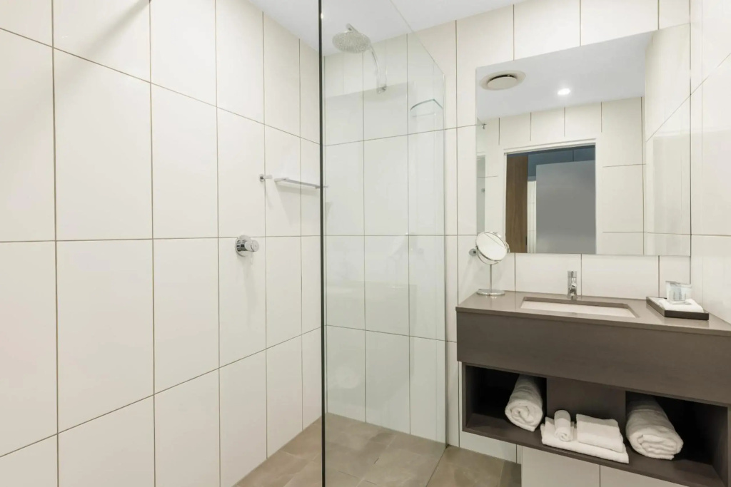 Best Western Plus North Lakes Hotel