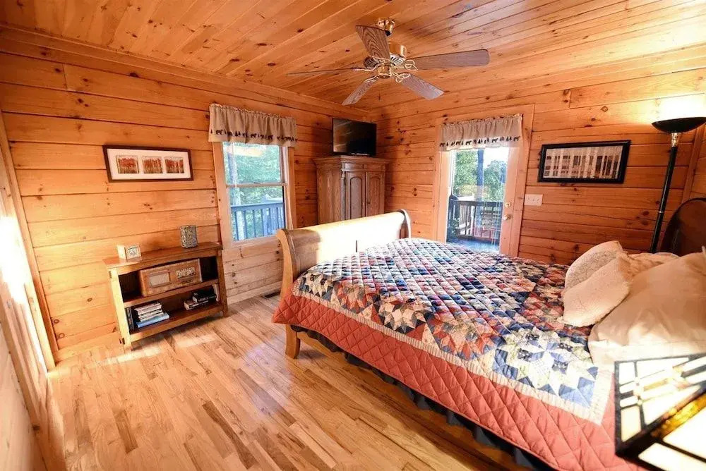 Dew Drop Inn- Blue Ridge Cabin Rental