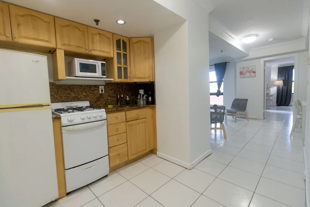 341 APT Hollywood Beach