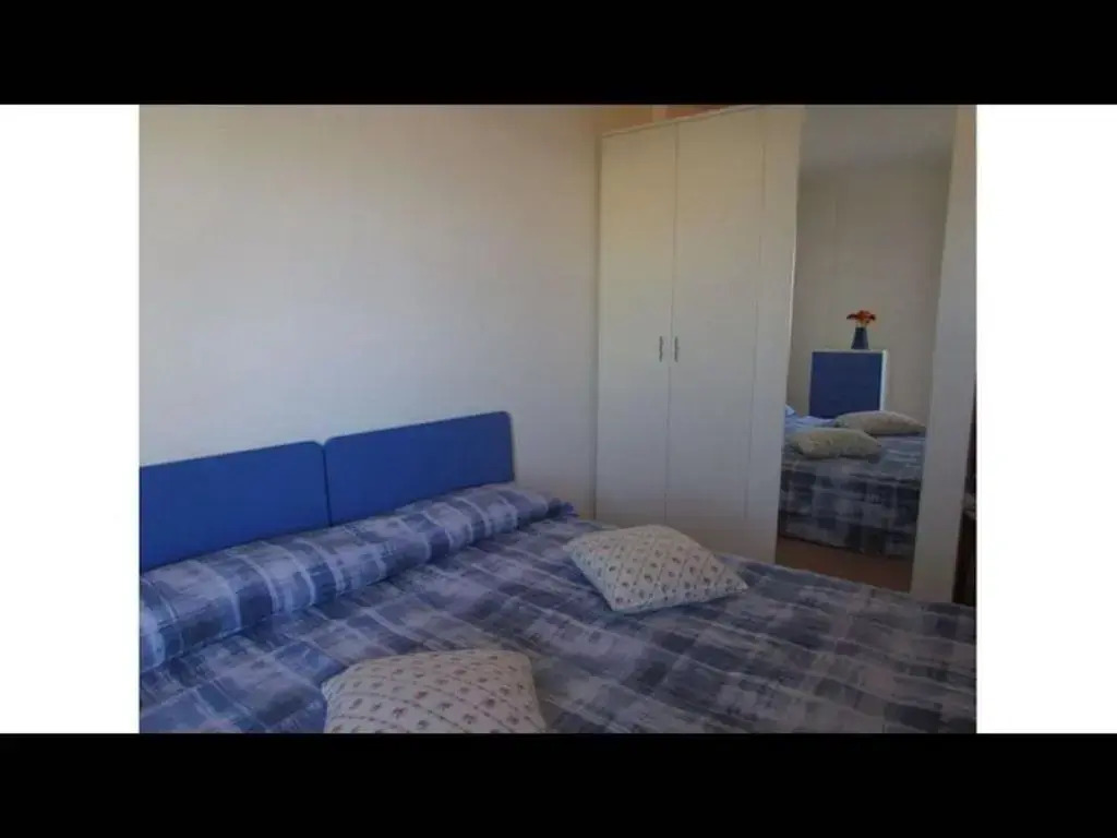 Beachfront Condo Lido dei Pini - Airco - Private Parking - Beach Place