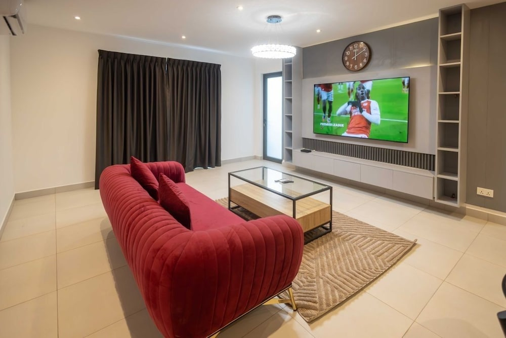 Peravi Suites at The Bantree