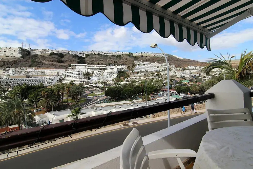 Lovely 2 bedroom house with private garden
