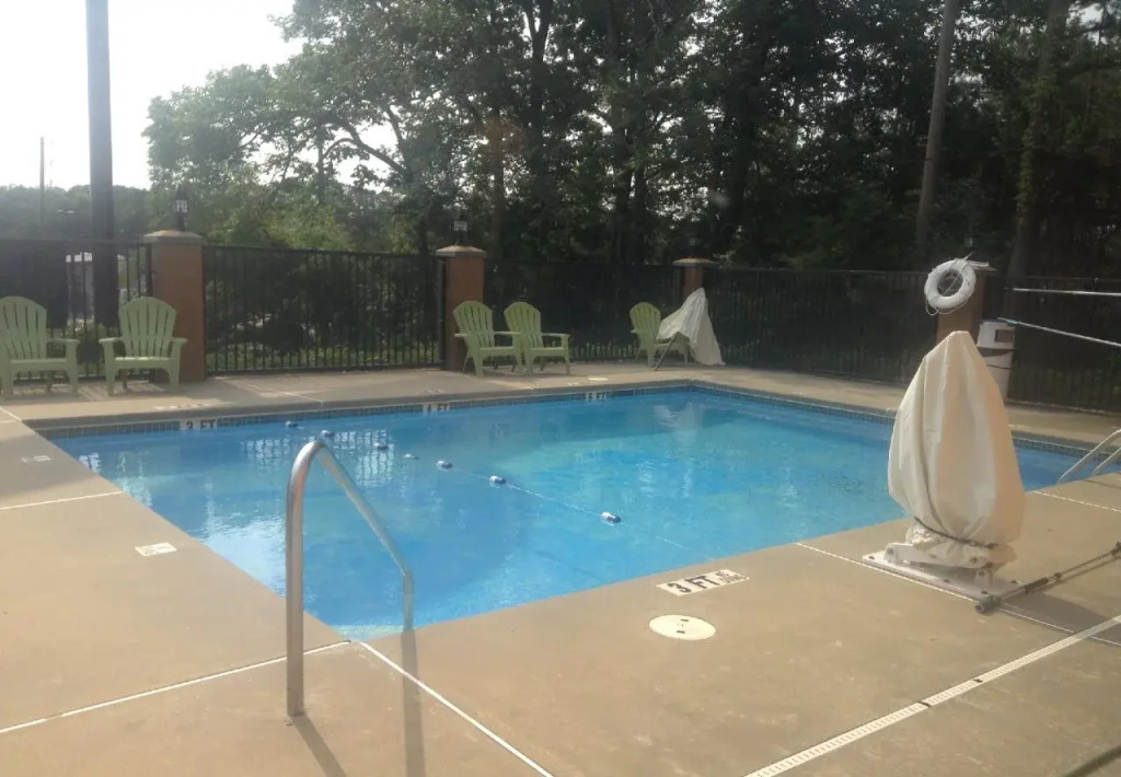Garden Inn & Suites