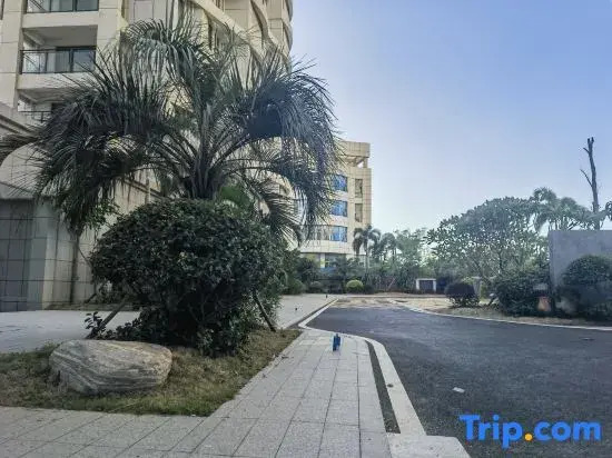 Square Seaview Apartment