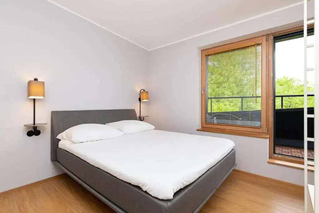 Self-check-in 3 bedroom apartment with sauna and balconies