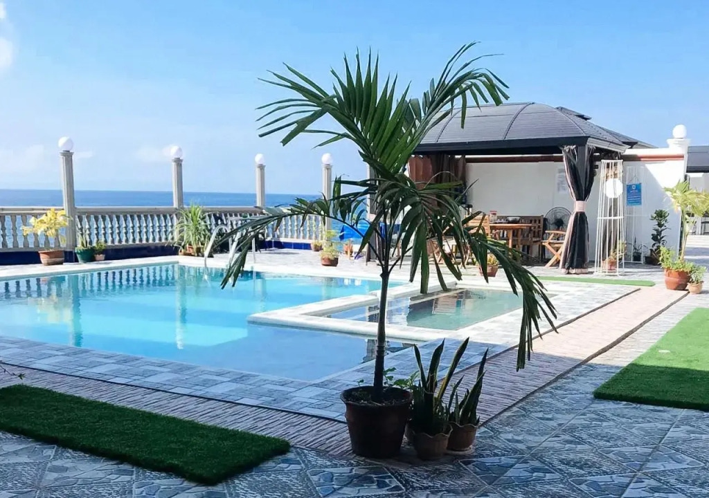 RedDoorz Plus at Billys Resort Oslob