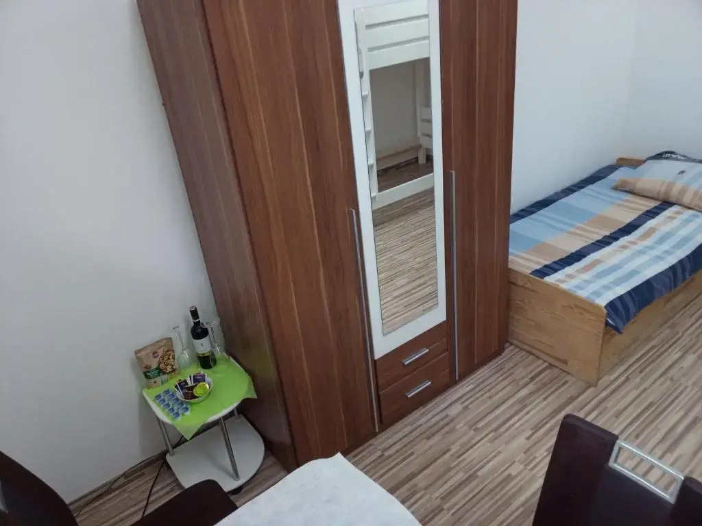 3 WG-geeignete Zimmer zur Selbstverpflegung