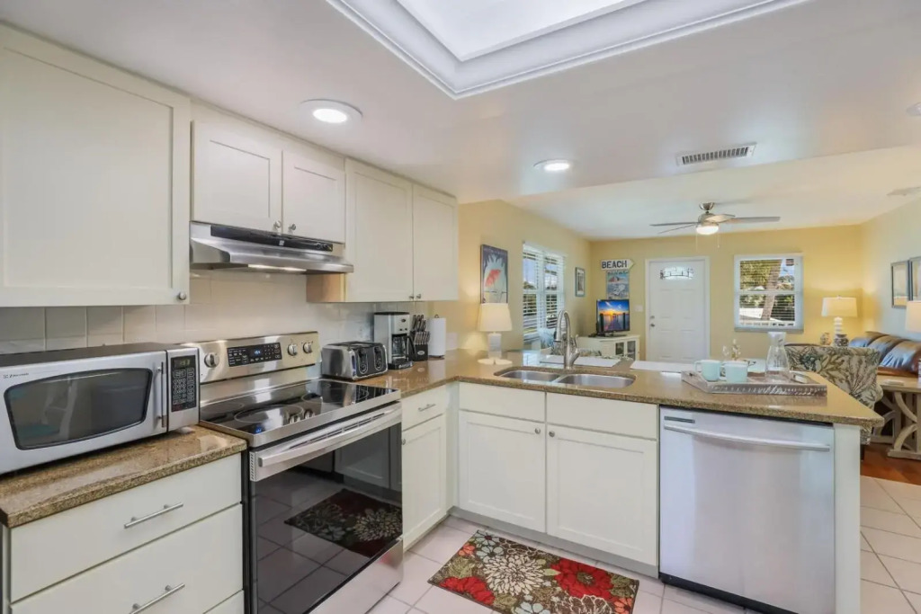 Island Hideaway East - 308B 67th