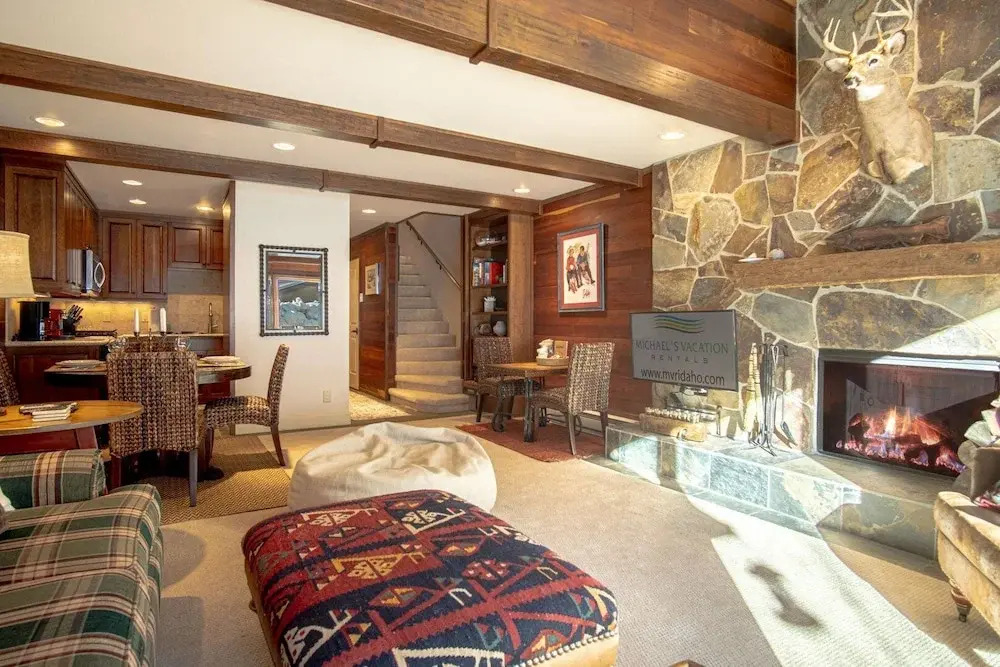 Ski-in/ski-out to Baldy + Outdoor Pool