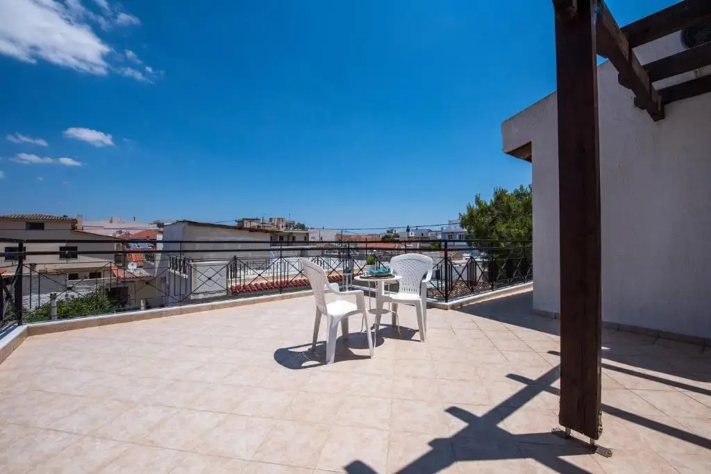 Top floor modern studio in central Koropi