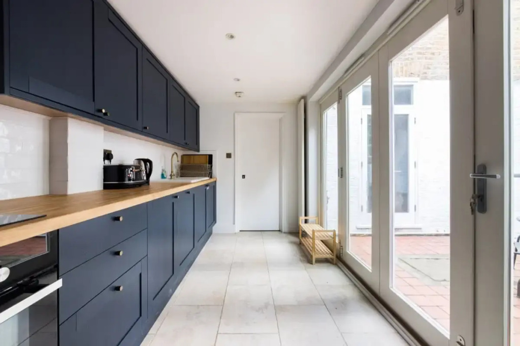 The White City Wonder-Modern 4BDR with Garden and Rooftop Terrace