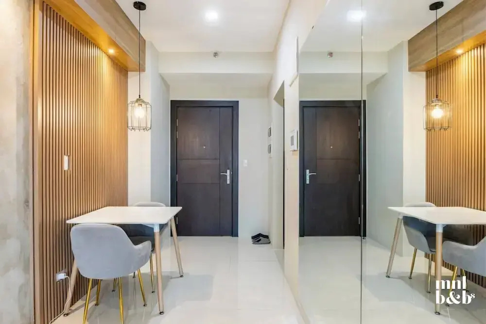 Elegant 1 BR Condo with Balcony in Uptown Parksuites II, BGC