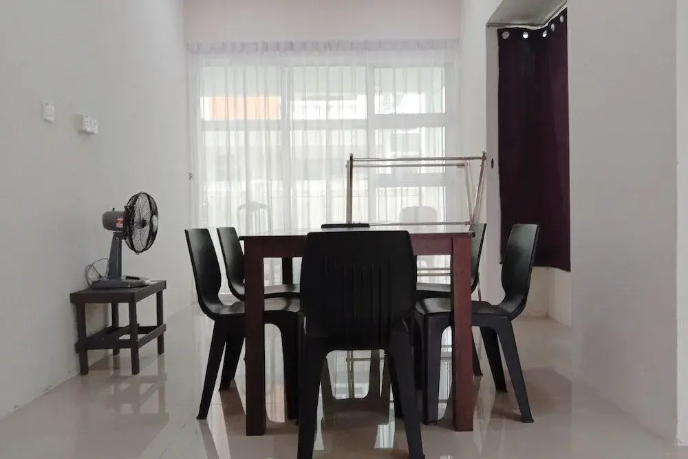 Oyo 90187 Hello Kitty Homestay - Gated Sibu