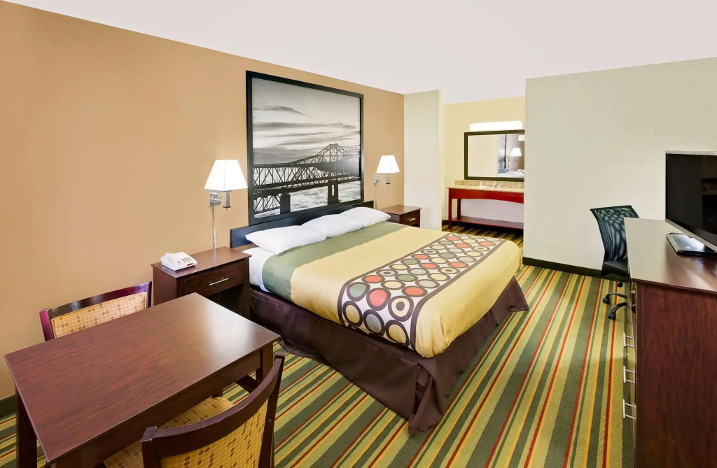 Super 8 by Wyndham Laurel