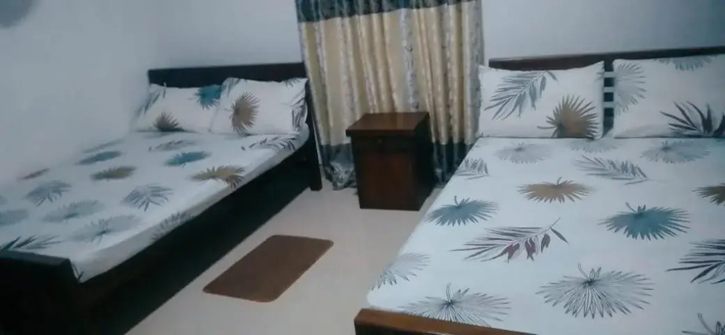 Chathuni Holiday Home