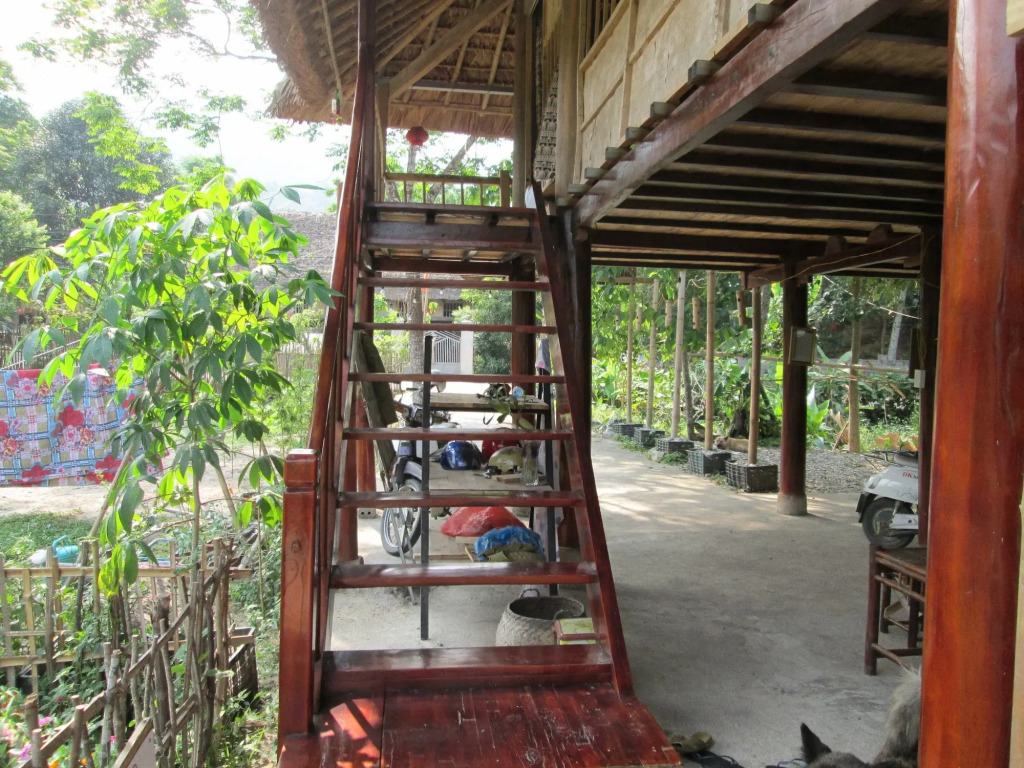 Dong Que Homestay-Tours-Motorbike, Car rental, Hiking