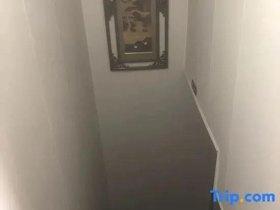 Xiangxiang Homestay (Wuhuan Avenue Subway Station Hailin Square)
