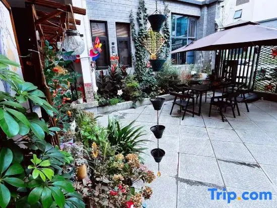 Lazy Getaway Mountain View Resort (Dali Ancient Town Branch