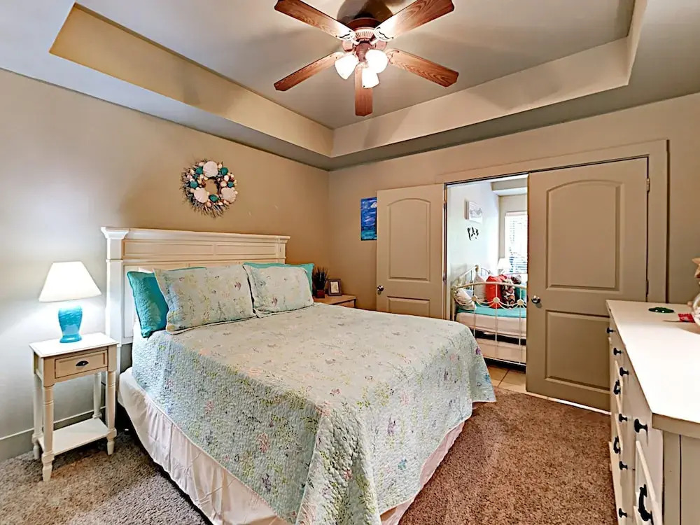 20050 East Oak Rd Condo Unit 1108