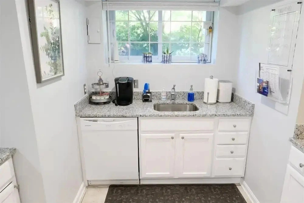 Trendy Apt in Bloomingdale - Parking