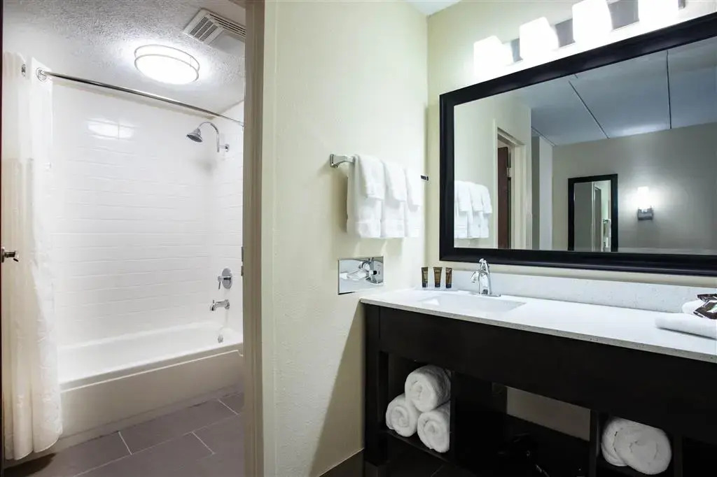 Best Value Inn Bloomington