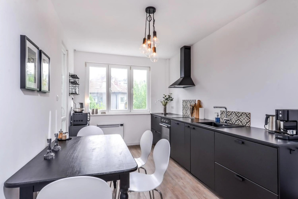 66 Apartment - Stylish Two Bedroom in Lozenets District