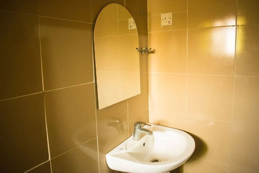 Adesuwa Royal Guest House Ketu